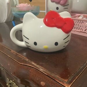 Hello kitty cup decor.